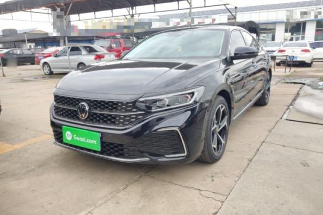 Volkswagen Passat 2025 Outstanding Model 380TSI Starry Dragon Glorious Edition usado