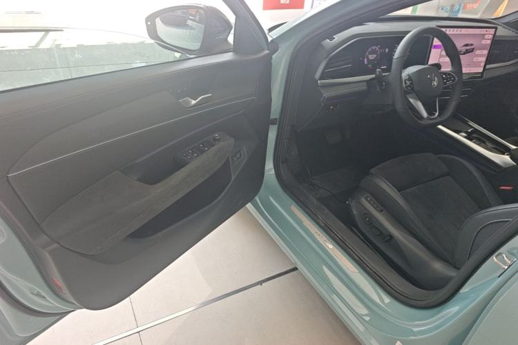 Used Volkswagen Passat 2025 Pro 380TSI Starry Dragon Luxury Edition Driver Seat