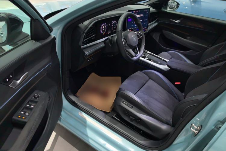 Used Volkswagen Passat 2025 Pro 380TSI Starry Dragon Luxury Edition Driver Seat