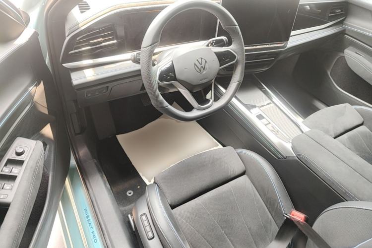 Used Volkswagen Passat 2025 Pro 380TSI Starry Dragon Luxury Edition Driver Seat