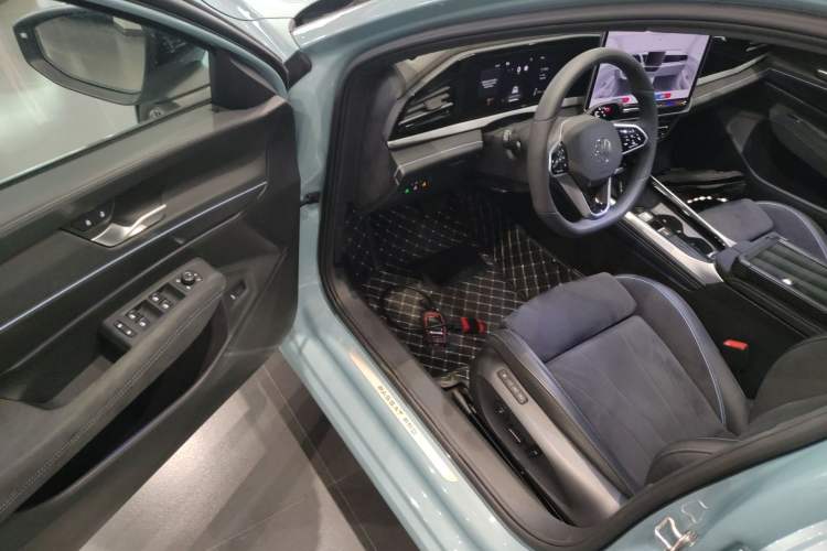 Used Volkswagen Passat 2025 Pro 380TSI Starry Dragon Luxury Edition Driver Seat