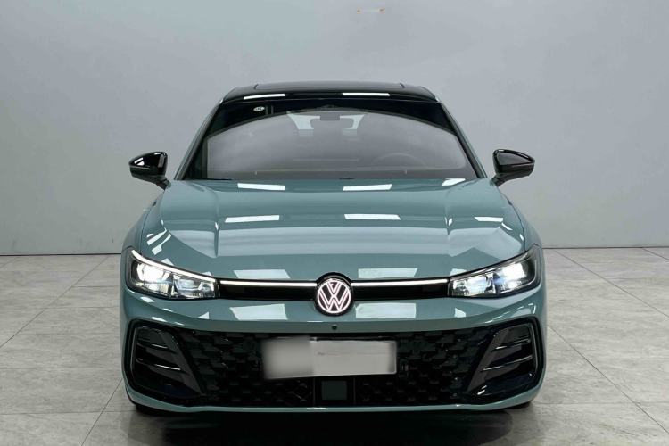 Used Volkswagen Passat 2025 Pro 380TSI Starry Dragon Luxury Edition Exterior 2