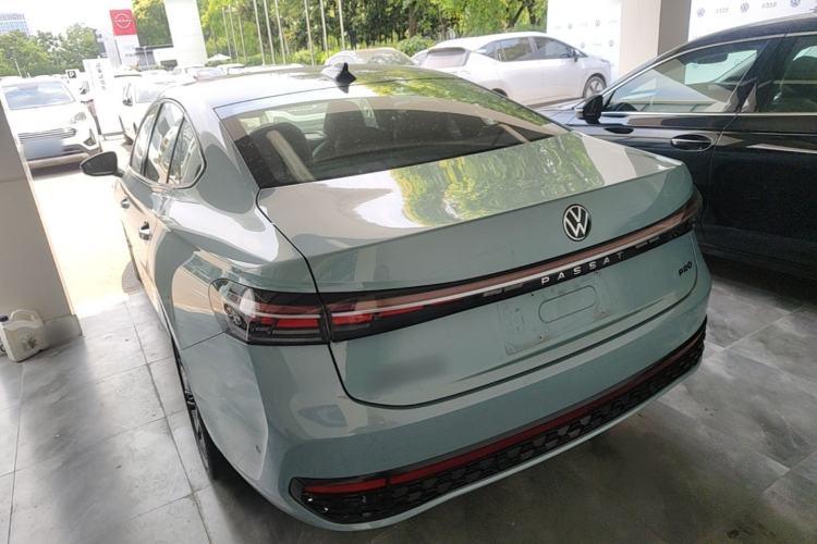 Used Volkswagen Passat 2025 Pro 380TSI Starry Dragon Luxury Edition Exterior 2