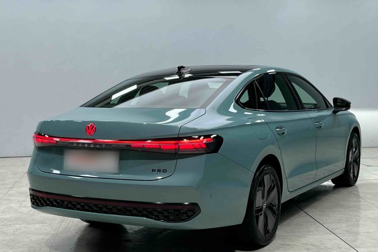 Used Volkswagen Passat 2025 Pro 380TSI Starry Dragon Luxury Edition Exterior 3