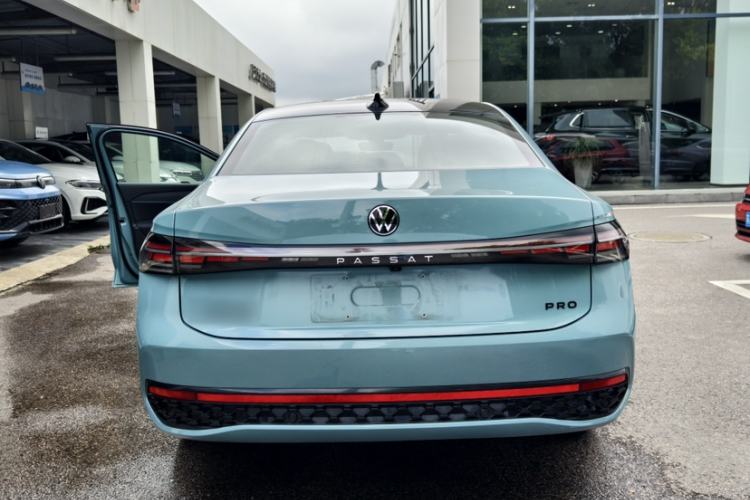 Used Volkswagen Passat 2025 Pro 380TSI Starry Dragon Luxury Edition Exterior 3