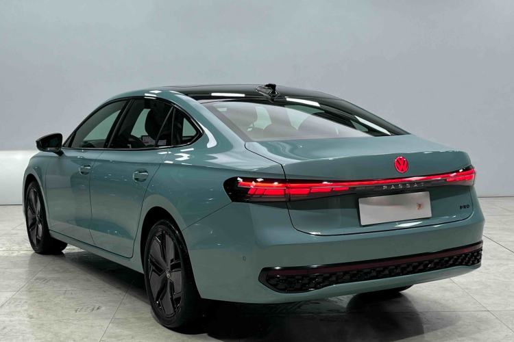 Used Volkswagen Passat 2025 Pro 380TSI Starry Dragon Luxury Edition Exterior 5