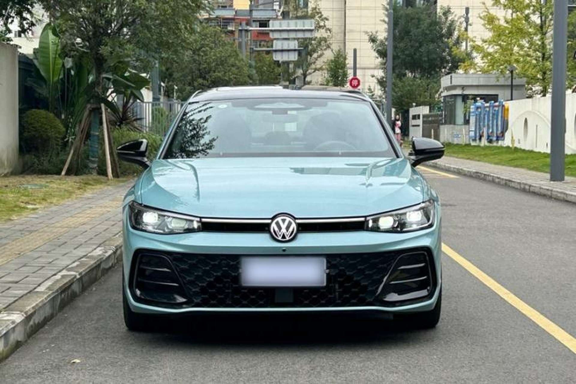 Used Volkswagen Passat 2025 Pro 380TSI Starry Dragon Luxury Edition Exterior 7
