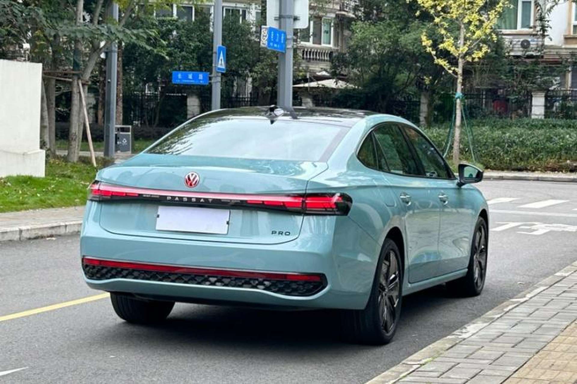 Used Volkswagen Passat 2025 Pro 380TSI Starry Dragon Luxury Edition Exterior 9