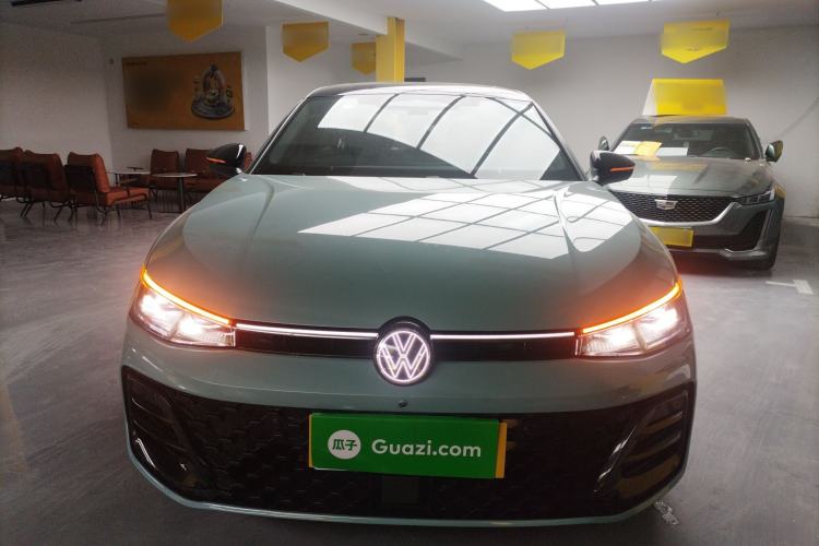 Used Volkswagen Passat 2025 Pro 380TSI Starry Dragon Luxury Edition Front