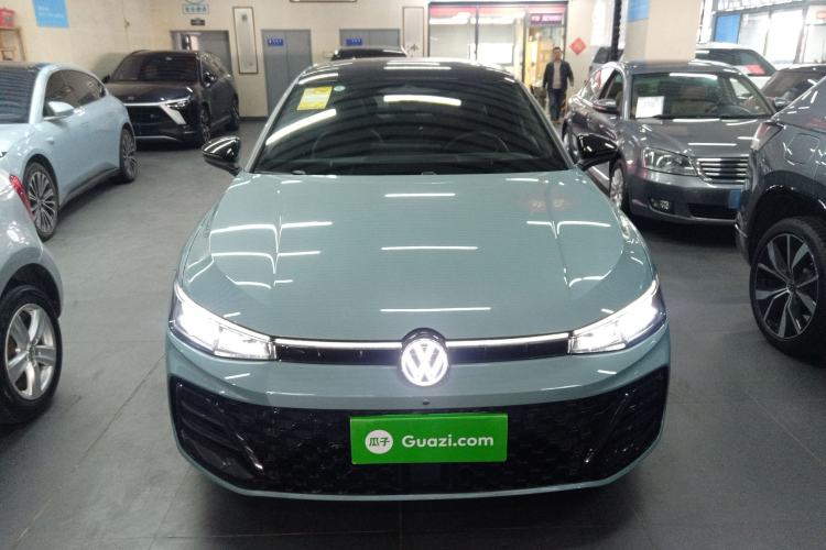 Used Volkswagen Passat 2025 Pro 380TSI Starry Dragon Luxury Edition Front