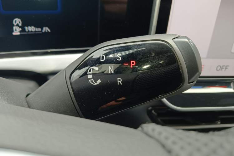 Used Volkswagen Passat 2025 Pro 380TSI Starry Dragon Luxury Edition Gear Lever
