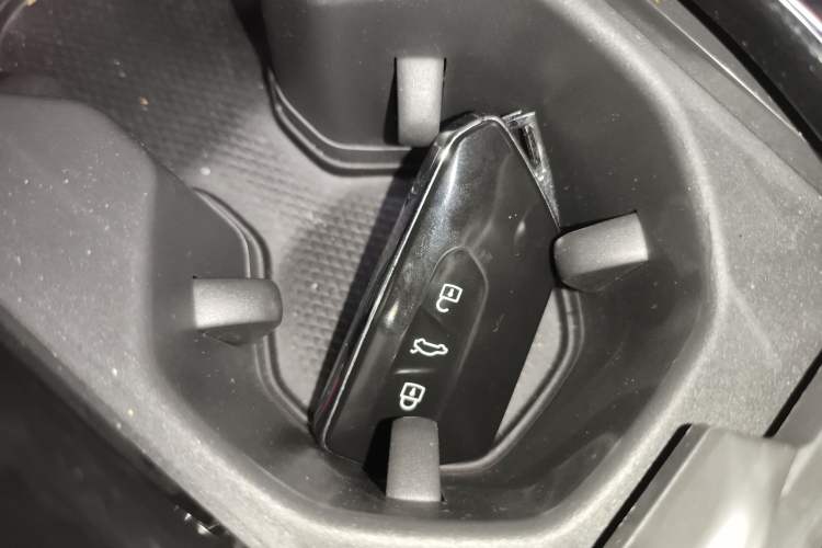 Used Volkswagen Passat 2025 Pro 380TSI Starry Dragon Luxury Edition Interior 1