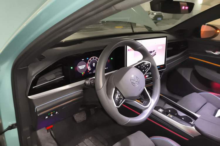 Used Volkswagen Passat 2025 Pro 380TSI Starry Dragon Luxury Edition Interior 2