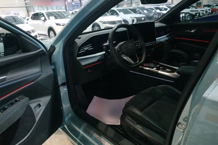 Used Volkswagen Passat 2025 Pro 380TSI Starry Dragon Luxury Edition Interior 3