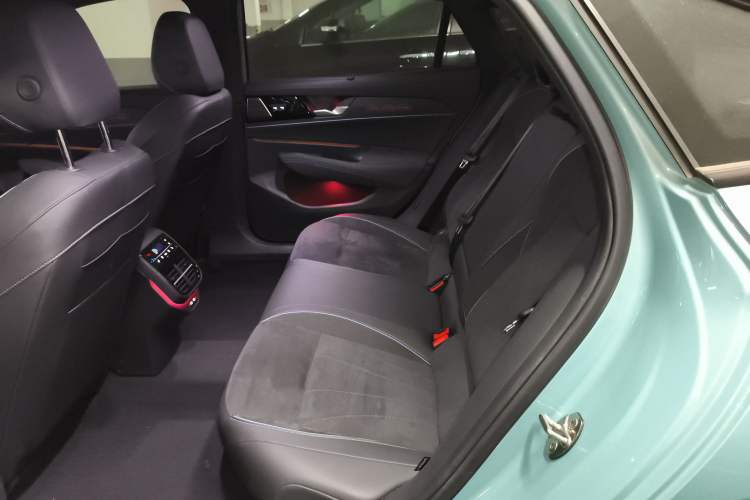Used Volkswagen Passat 2025 Pro 380TSI Starry Dragon Luxury Edition Interior 4