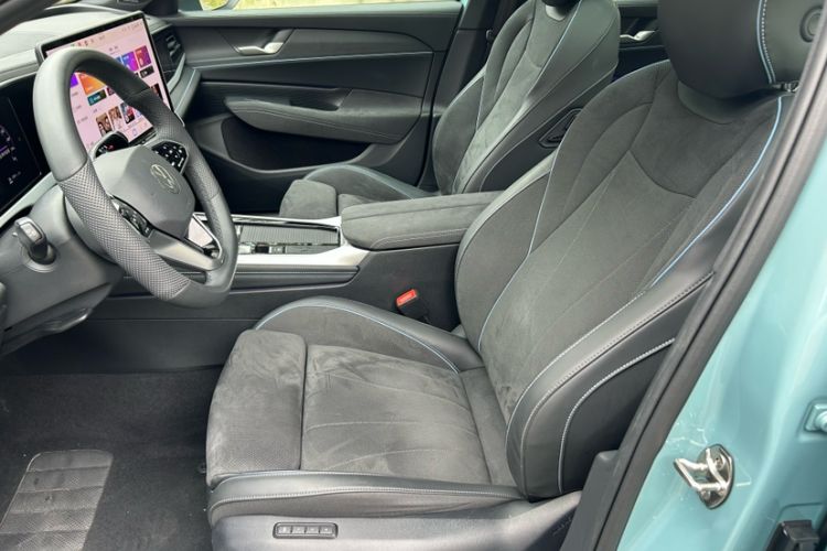 Used Volkswagen Passat 2025 Pro 380TSI Starry Dragon Luxury Edition Interior 4