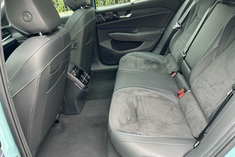 Used Volkswagen Passat 2025 Pro 380TSI Starry Dragon Luxury Edition Interior 5