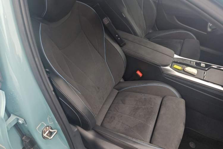 Used Volkswagen Passat 2025 Pro 380TSI Starry Dragon Luxury Edition Interior 8