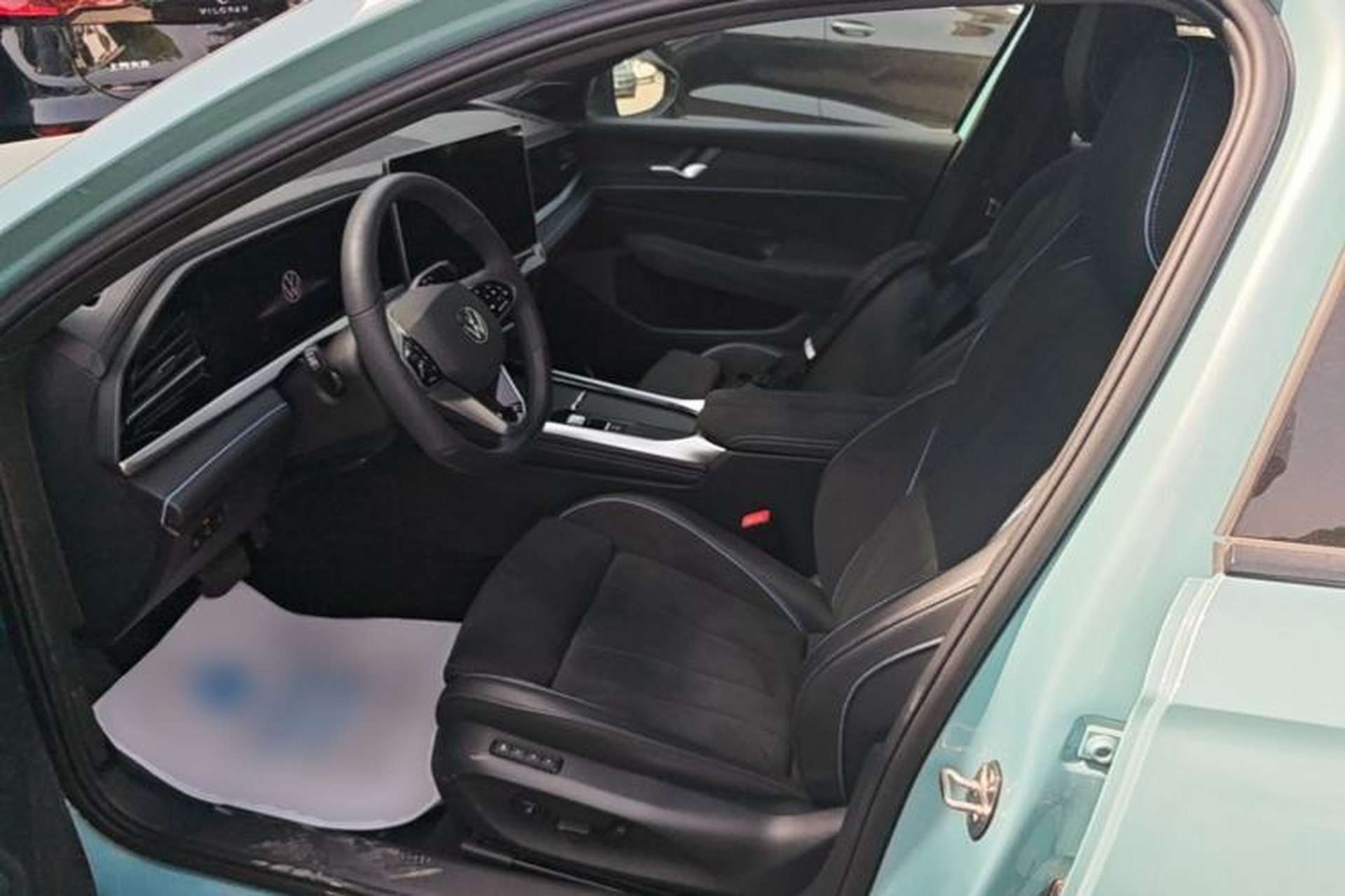 Used Volkswagen Passat 2025 Pro 380TSI Starry Dragon Luxury Edition Left Front Seat