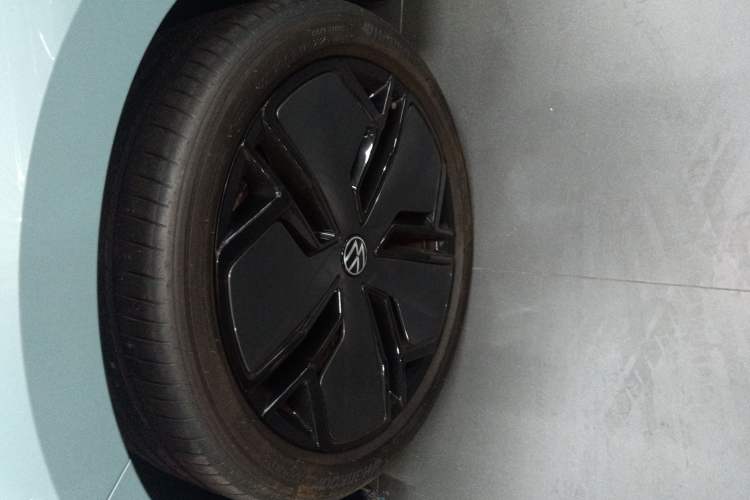 Used Volkswagen Passat 2025 Pro 380TSI Starry Dragon Luxury Edition Left Front Wheel Hub