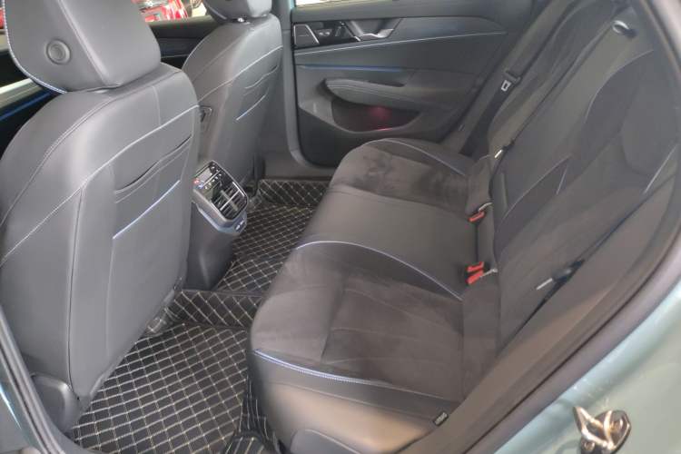 Used Volkswagen Passat 2025 Pro 380TSI Starry Dragon Luxury Edition Left Rear Seat