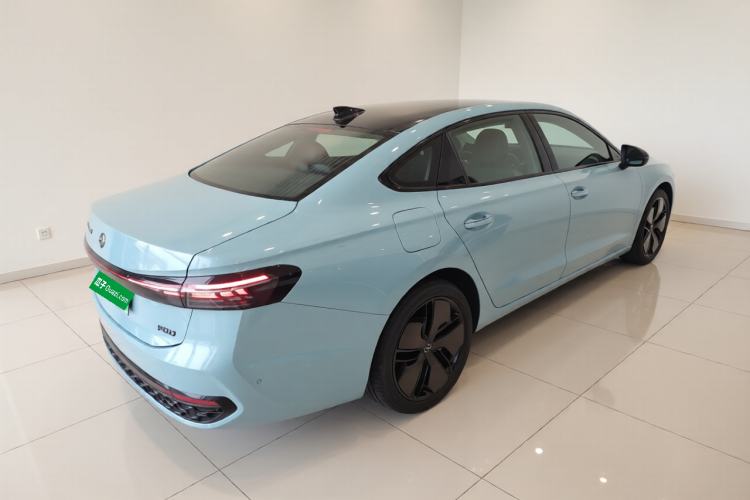 Used Volkswagen Passat 2025 Pro 380TSI Starry Dragon Luxury Edition Rear Right 45 Deg