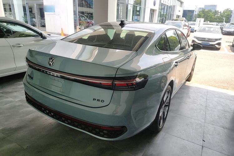 Used Volkswagen Passat 2025 Pro 380TSI Starry Dragon Luxury Edition Rear Right 45 Deg