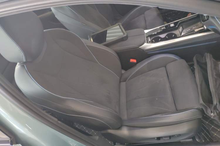 Used Volkswagen Passat 2025 Pro 380TSI Starry Dragon Luxury Edition Right Front Seat