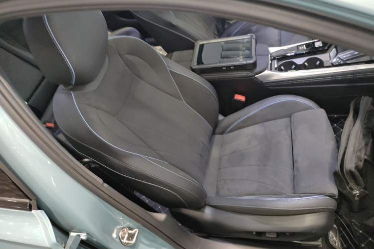 Used Volkswagen Passat 2025 Pro 380TSI Starry Dragon Luxury Edition Right Front Seat
