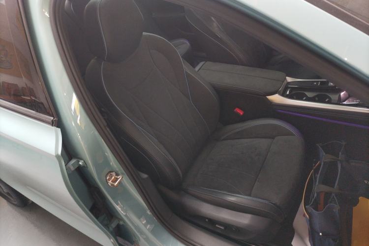 Used Volkswagen Passat 2025 Pro 380TSI Starry Dragon Luxury Edition Right Front Seat