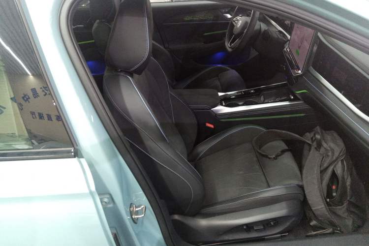 Used Volkswagen Passat 2025 Pro 380TSI Starry Dragon Luxury Edition Right Front Seat