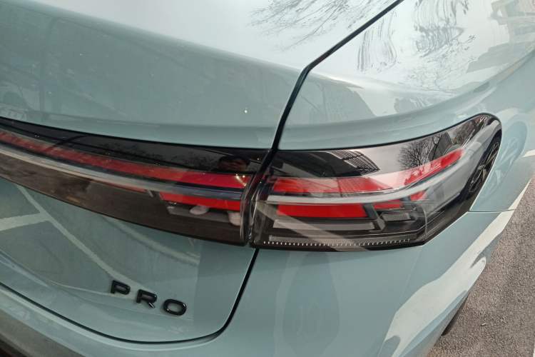 Used Volkswagen Passat 2025 Pro 380TSI Starry Dragon Luxury Edition Right Rear Taillight