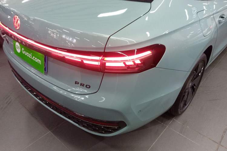 Used Volkswagen Passat 2025 Pro 380TSI Starry Dragon Luxury Edition Right Rear Taillight