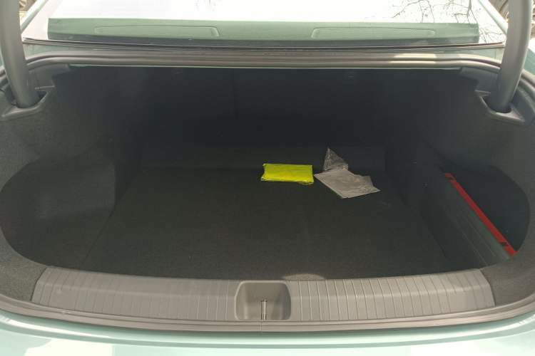 Used Volkswagen Passat 2025 Pro 380TSI Starry Dragon Luxury Edition Trunk