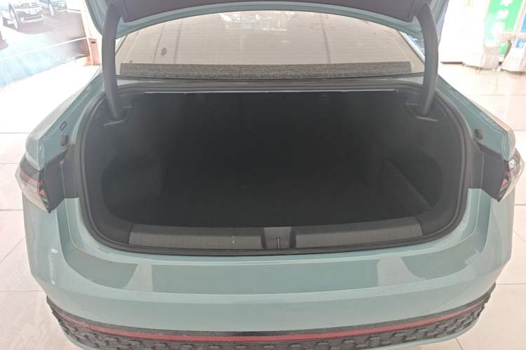 Used Volkswagen Passat 2025 Pro 380TSI Starry Dragon Luxury Edition Trunk