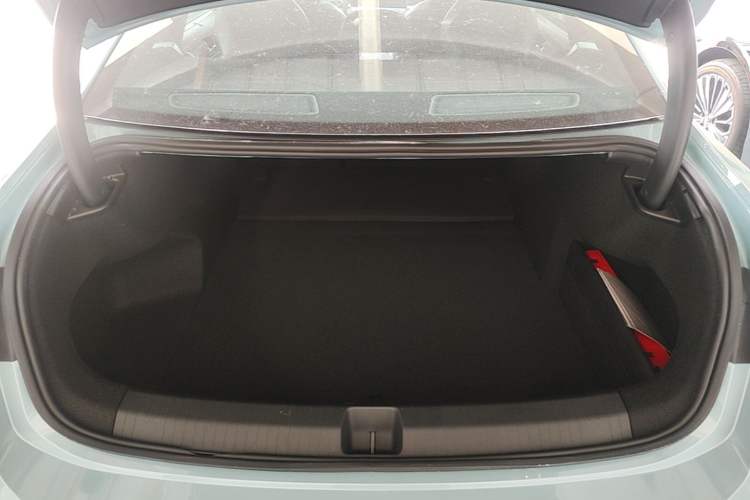 Used Volkswagen Passat 2025 Pro 380TSI Starry Dragon Luxury Edition Trunk