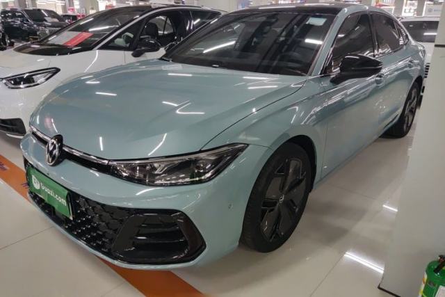 Volkswagen Passat 2025 Pro 380TSI Starry Dragon Luxury Edition usado