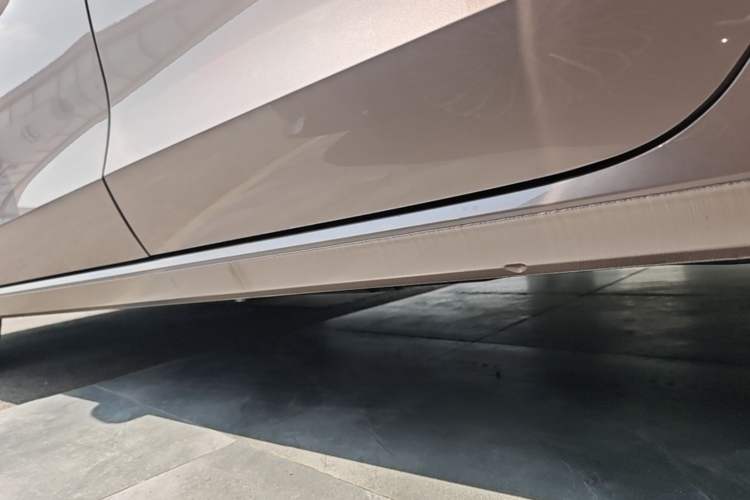 Used Volkswagen Passat 2025 Pro 380TSI Starry Dragon Luxury Edition Left Side Sill
