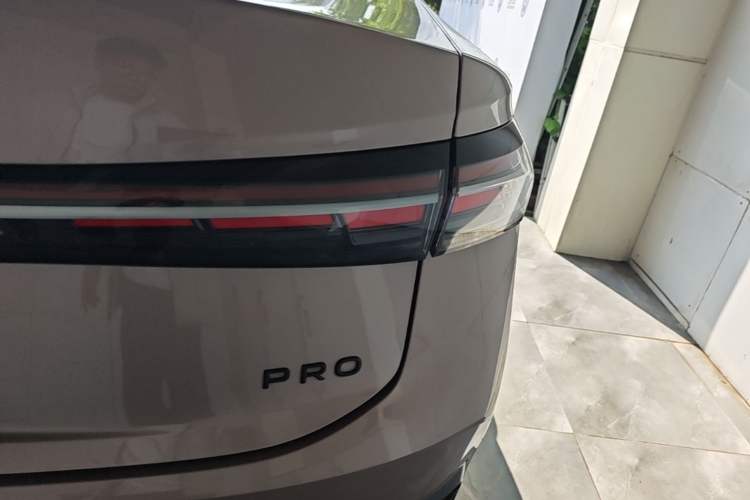 Used Volkswagen Passat 2025 Pro 380TSI Starry Dragon Luxury Edition Right Rear Taillight