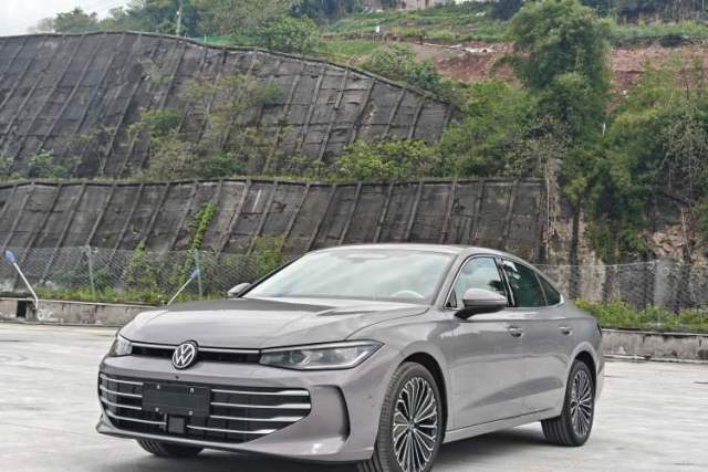 Used Volkswagen Passat 2025 Pro 380TSI Dragon Supreme Edition