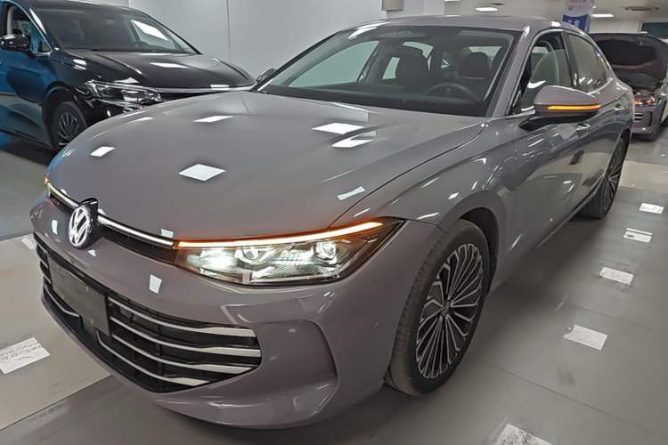 Used Volkswagen Passat 2025 Pro 380TSI Dragon Supreme Edition Guazi used car, China used car export, Used car for sale, Used cars, Cheapest cars for sale