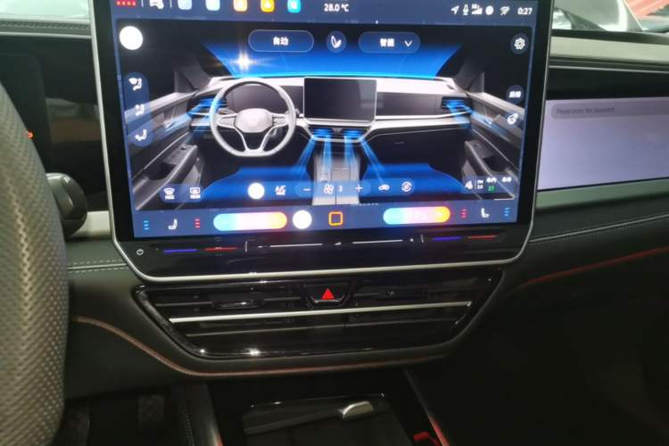 Used Volkswagen Passat 2025 Pro 380TSI Dragon Supreme Edition Audio And AC Panel