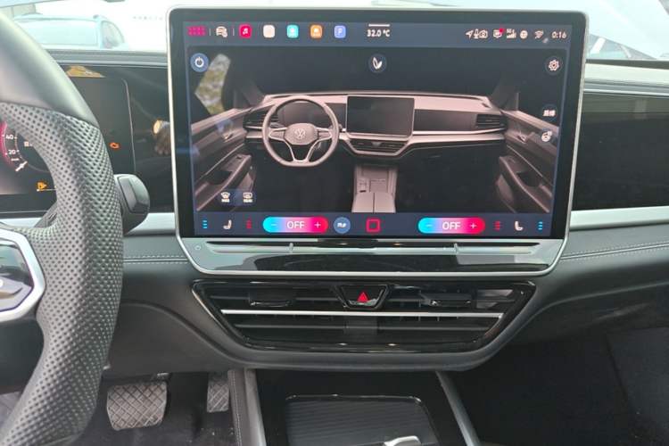 Used Volkswagen Passat 2025 Pro 380TSI Dragon Supreme Edition Audio And AC Panel