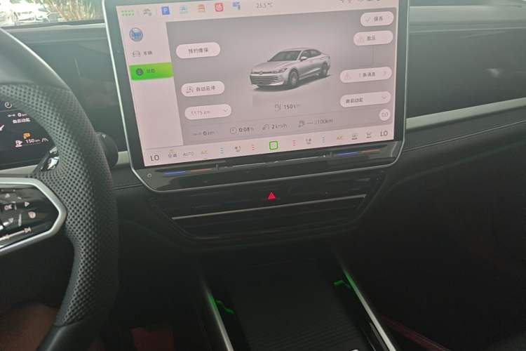 Used Volkswagen Passat 2025 Pro 380TSI Dragon Supreme Edition Audio And AC Panel