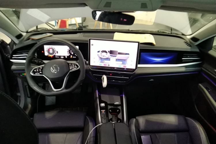 Used Volkswagen Passat 2025 Pro 380TSI Dragon Supreme Edition Center Console