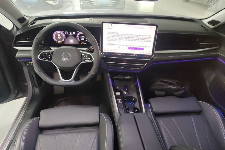 Used Volkswagen Passat 2025 Pro 380TSI Dragon Supreme Edition Center Console