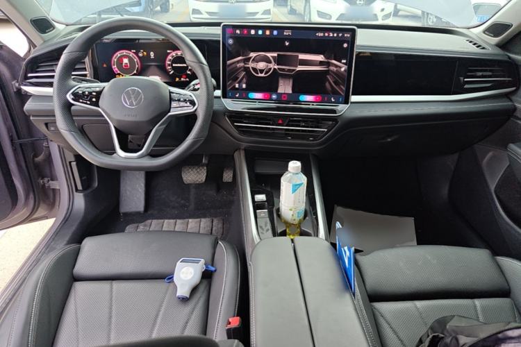 Used Volkswagen Passat 2025 Pro 380TSI Dragon Supreme Edition Center Console