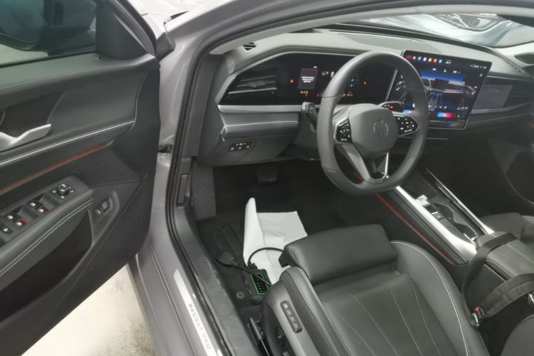 Used Volkswagen Passat 2025 Pro 380TSI Dragon Supreme Edition Driver Seat
