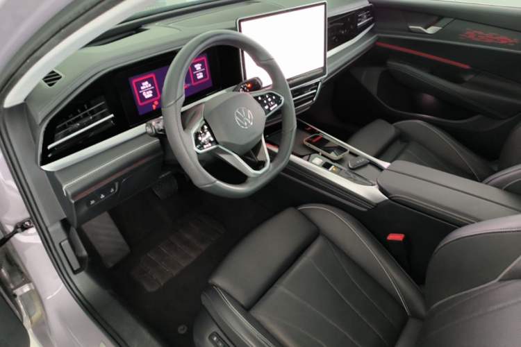 Used Volkswagen Passat 2025 Pro 380TSI Dragon Supreme Edition Driver Seat