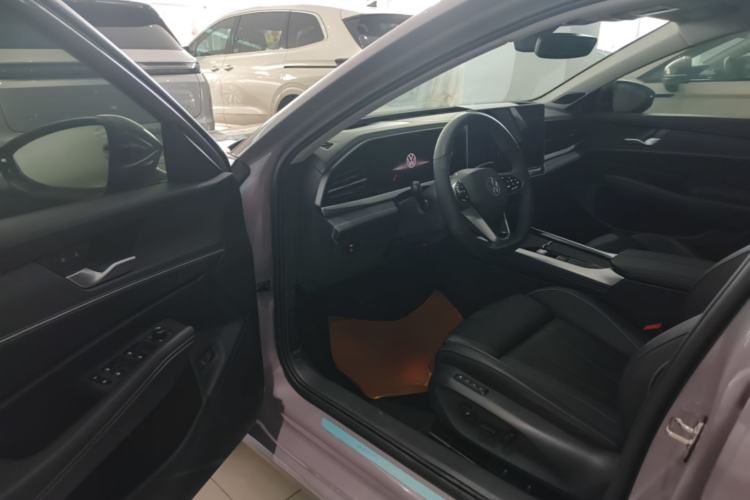 Used Volkswagen Passat 2025 Pro 380TSI Dragon Supreme Edition Driver Seat